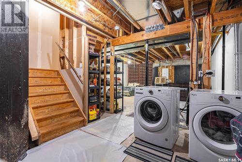 110 2007 Pohorecky Crescent, Saskatoon, SK - Indoor Photo Showing Laundry Room