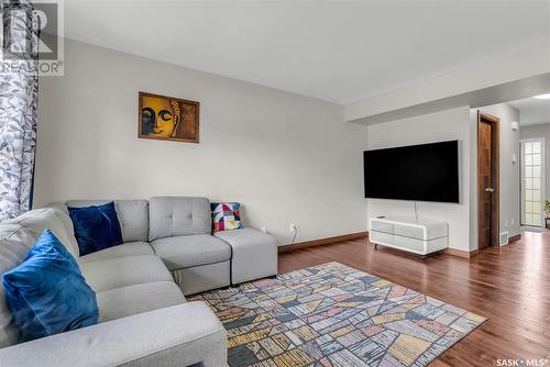 110 2007 Pohorecky Crescent, Saskatoon, SK - Indoor Photo Showing Living Room