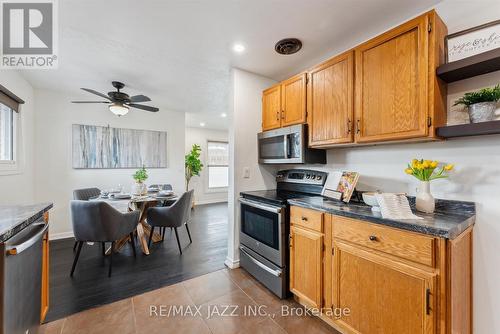 1121 Brock Street S, Whitby (Downtown Whitby), ON - Indoor Photo Showing Kitchen