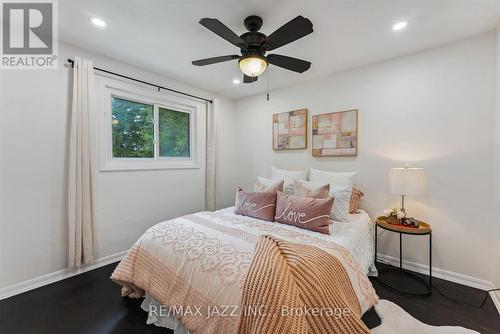 1121 Brock Street S, Whitby (Downtown Whitby), ON - Indoor Photo Showing Bedroom