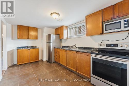 1121 Brock Street S, Whitby (Downtown Whitby), ON - Indoor Photo Showing Kitchen With Double Sink