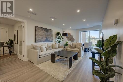 139 Father David Bauer Drive Unit# 434, Waterloo, ON - Indoor Photo Showing Living Room