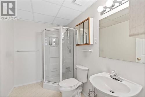 23 Wilmot Young Place, Brockville, ON - Indoor Photo Showing Bathroom