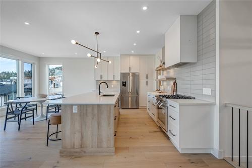 1157 Elk Street, Penticton, BC - Indoor Photo Showing Kitchen With Upgraded Kitchen