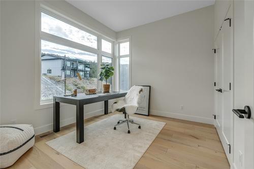 1157 Elk Street, Penticton, BC - Indoor Photo Showing Office