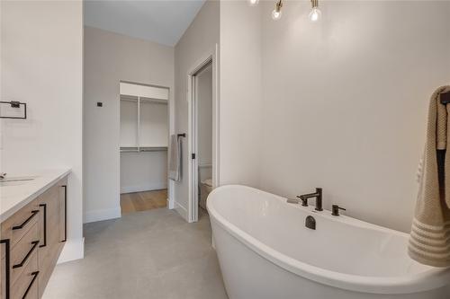 1157 Elk Street, Penticton, BC - Indoor Photo Showing Bathroom