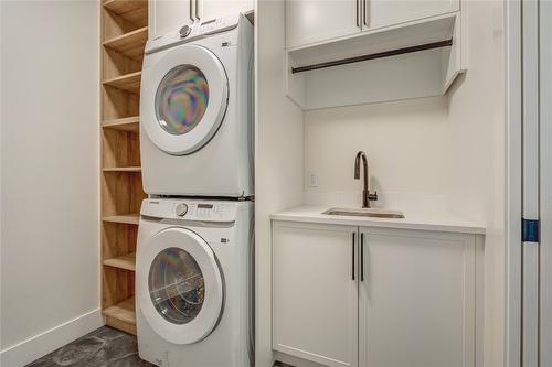 1157 Elk Street, Penticton, BC - Indoor Photo Showing Laundry Room