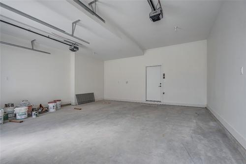 1157 Elk Street, Penticton, BC - Indoor Photo Showing Garage