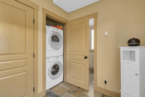 62 Elk Street, Vernon, BC - Indoor Photo Showing Laundry Room