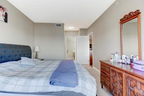 805-1947 Underhill Street, Kelowna, BC - Indoor Photo Showing Bedroom