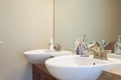 805-1947 Underhill Street, Kelowna, BC - Indoor Photo Showing Bathroom