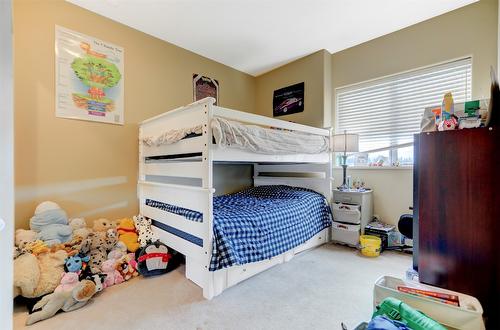 805-1947 Underhill Street, Kelowna, BC - Indoor Photo Showing Bedroom