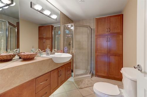 805-1947 Underhill Street, Kelowna, BC - Indoor Photo Showing Bathroom