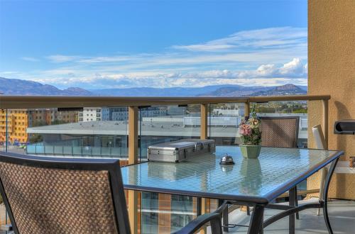 805-1947 Underhill Street, Kelowna, BC - Outdoor With Deck Patio Veranda