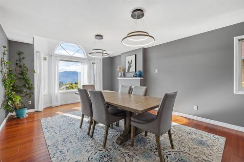 2624 Wild Horse Drive, West Kelowna, BC - Indoor Photo Showing Dining Room