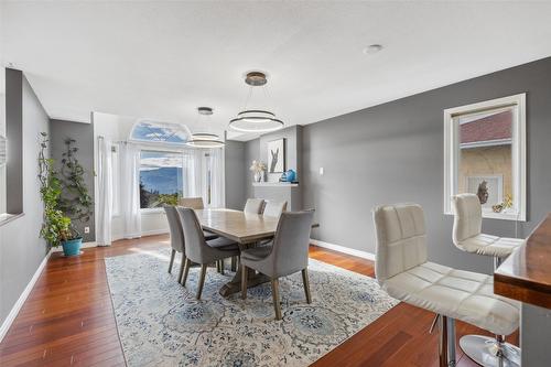 2624 Wild Horse Drive, West Kelowna, BC - Indoor Photo Showing Dining Room