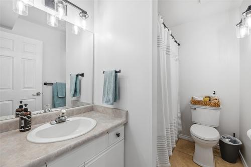 2624 Wild Horse Drive, West Kelowna, BC - Indoor Photo Showing Bathroom