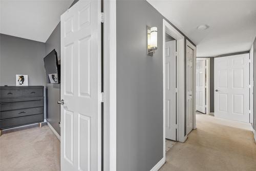 2624 Wild Horse Drive, West Kelowna, BC - Indoor Photo Showing Other Room