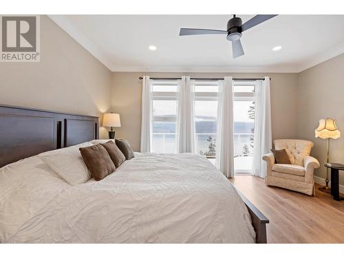 7255 Dunwaters Road, Kelowna, BC - Indoor Photo Showing Bedroom