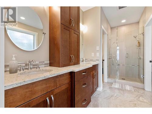 7255 Dunwaters Road, Kelowna, BC - Indoor Photo Showing Bathroom