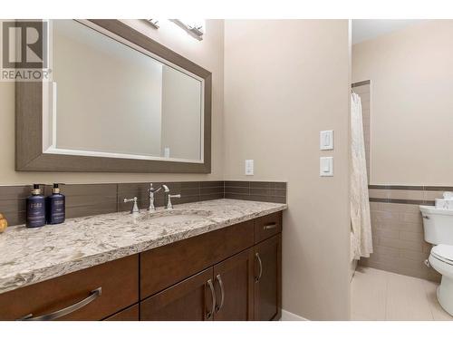 7255 Dunwaters Road, Kelowna, BC - Indoor Photo Showing Bathroom