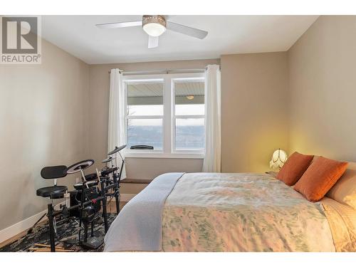 7255 Dunwaters Road, Kelowna, BC - Indoor Photo Showing Bedroom