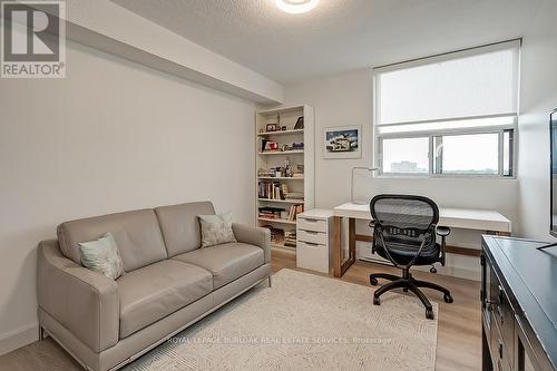 1003 - 700 Dynes Road, Burlington, ON - Indoor