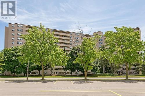 1003 - 700 Dynes Road, Burlington, ON - Outdoor