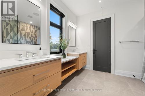 108 Hollingsworth Drive, King, ON - Indoor Photo Showing Bathroom