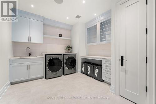 108 Hollingsworth Drive, King, ON - Indoor Photo Showing Laundry Room