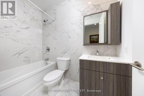 Ph307 - 75 Canterbury Place, Toronto, ON - Indoor Photo Showing Bathroom