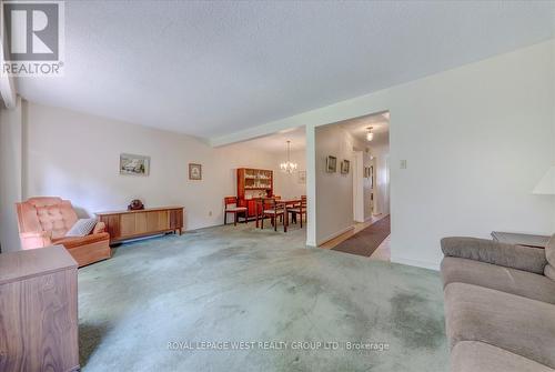 50 - 50 Silver Shadow Path, Toronto, ON - Indoor Photo Showing Living Room