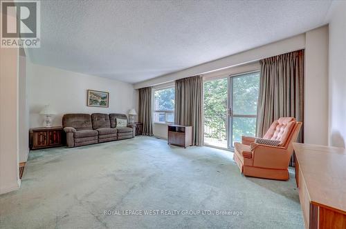 50 - 50 Silver Shadow Path, Toronto, ON - Indoor Photo Showing Living Room