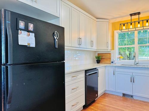 600 14Th Avenue S, Cranbrook, BC - Indoor Photo Showing Kitchen