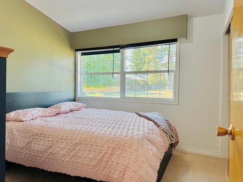 600 14Th Avenue S, Cranbrook, BC - Indoor Photo Showing Bedroom