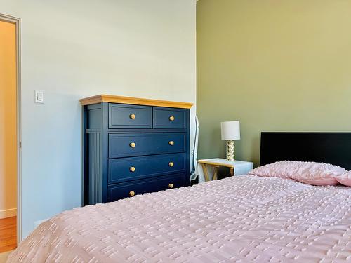 600 14Th Avenue S, Cranbrook, BC - Indoor Photo Showing Bedroom