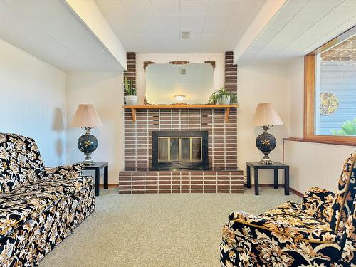 600 14Th Avenue S, Cranbrook, BC - Indoor With Fireplace