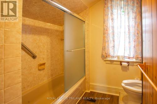 1 Meda Street, St. Thomas, ON - Indoor Photo Showing Bathroom