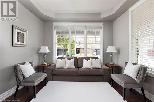 2457 Clayborne Place, Oakville, ON - Indoor Photo Showing Living Room