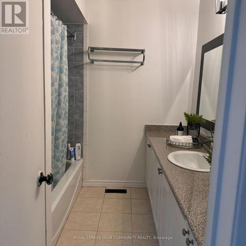 34 - 400 Tailfeather Crescent, Mississauga, ON - Indoor Photo Showing Bathroom