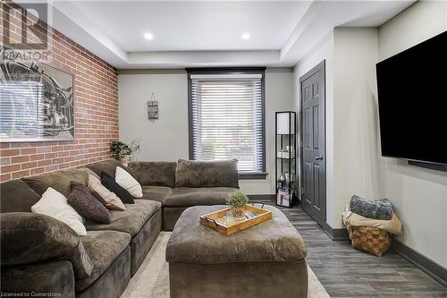 12 Lowell Street N, Cambridge, ON - Indoor Photo Showing Living Room