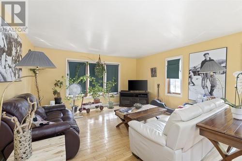 277 Highway 532, Searchmont, ON - Indoor Photo Showing Living Room