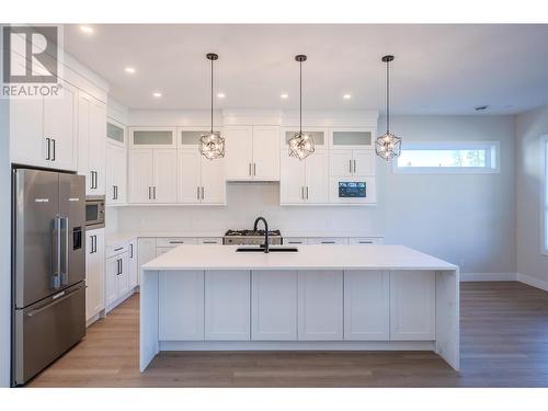 1121 Antler Drive, Penticton, BC - Indoor Photo Showing Kitchen With Upgraded Kitchen