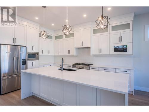 1121 Antler Drive, Penticton, BC - Indoor Photo Showing Kitchen With Upgraded Kitchen