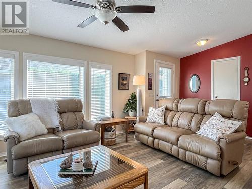 30 Cactus Crescent Unit# 17, Osoyoos, BC - Indoor Photo Showing Living Room