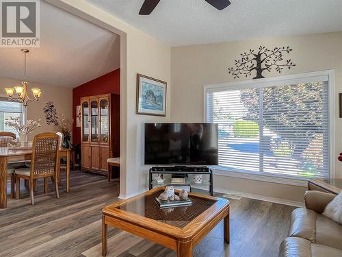 30 Cactus Crescent Unit# 17, Osoyoos, BC - Indoor Photo Showing Living Room