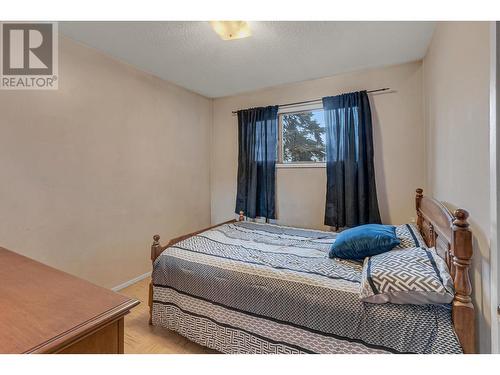 2737 15Th Avenue, Prince George, BC - Indoor Photo Showing Bedroom