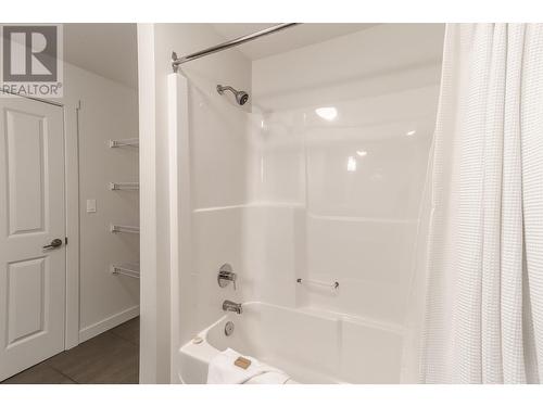 400 Stemwinder Drive Unit# 202, Kimberley, BC - Indoor Photo Showing Bathroom