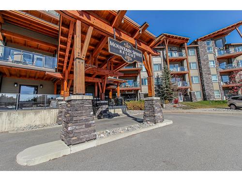 201 - 400 Stemwinder Drive, Kimberley, BC - Outdoor With Facade