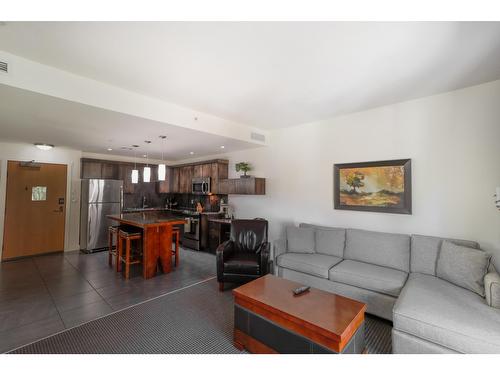 201 - 400 Stemwinder Drive, Kimberley, BC - Indoor Photo Showing Living Room